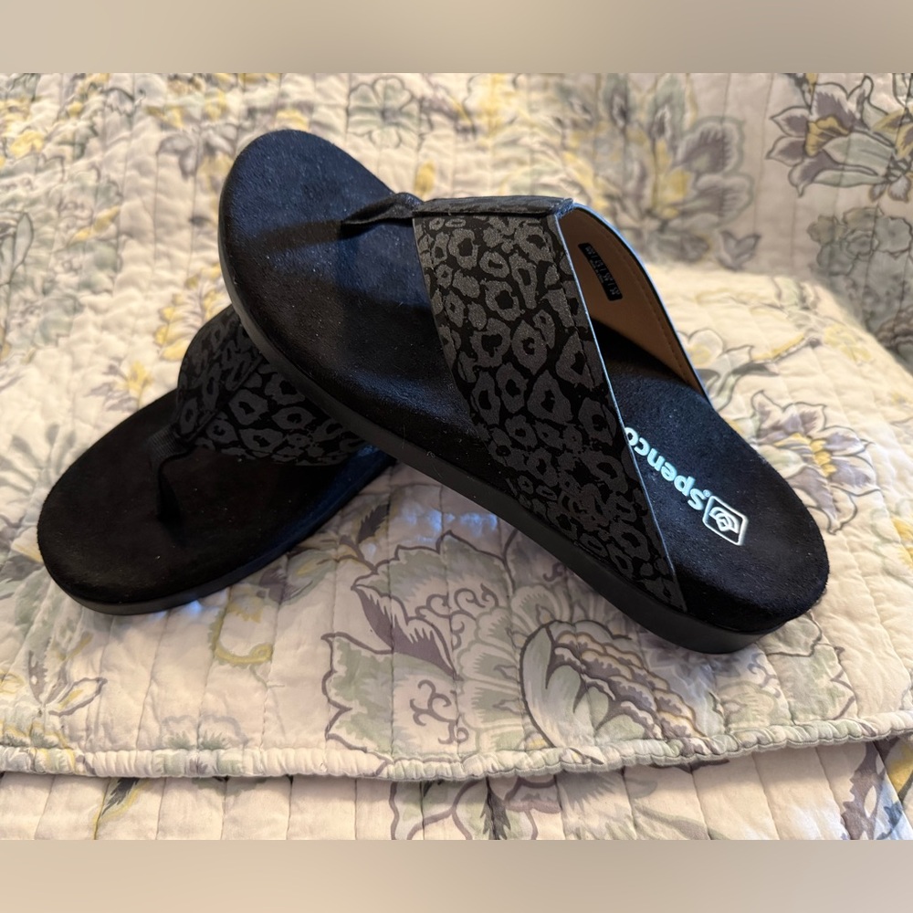 Spenco Newport Cheetah Black Comfort Slip On Sandals Flip Flops Size 8